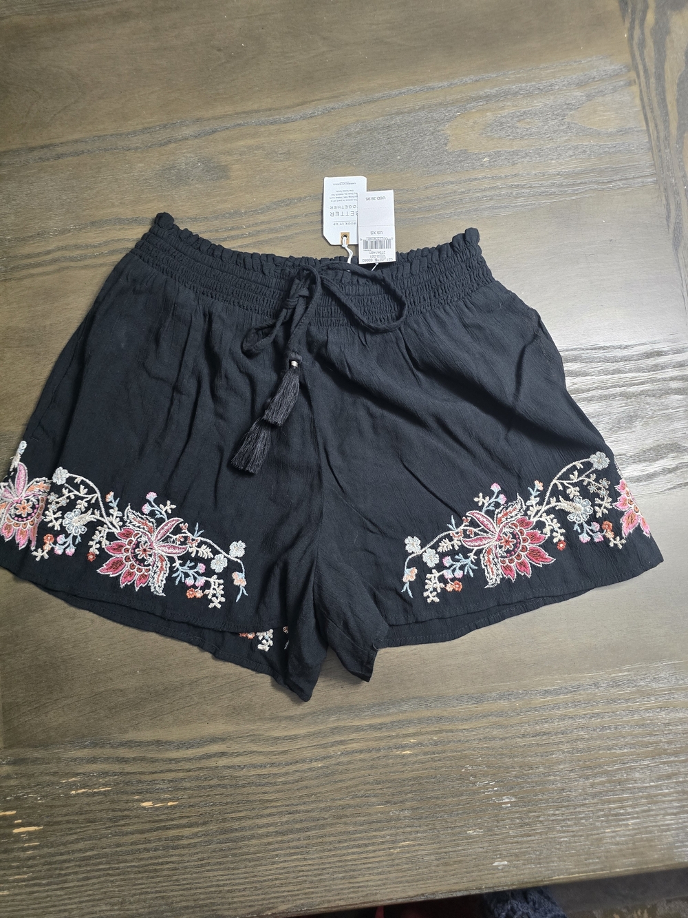American Eagle Outfitters Black High-Waist Embroidered Floral Shorts